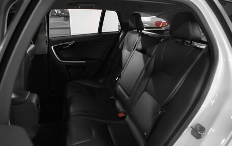 Volvo V60 Cross Country II, 2016 год, 2 400 000 рублей, 20 фотография