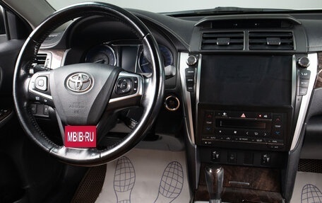 Toyota Camry, 2017 год, 1 999 000 рублей, 9 фотография