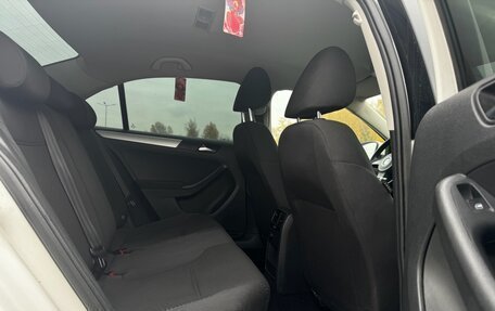 Volkswagen Jetta VI, 2011 год, 630 000 рублей, 9 фотография
