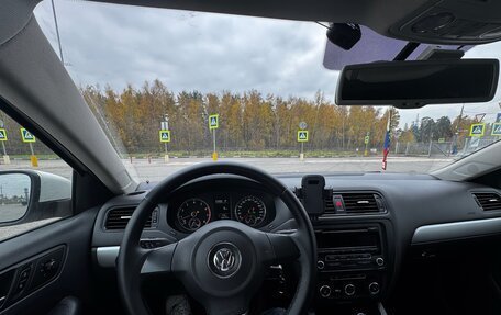 Volkswagen Jetta VI, 2011 год, 630 000 рублей, 13 фотография