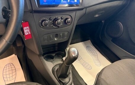 Renault Logan II, 2018 год, 599 000 рублей, 15 фотография