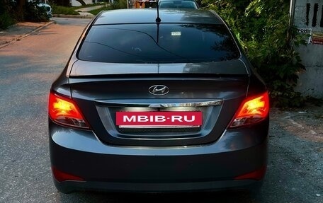 Hyundai Solaris II рестайлинг, 2015 год, 1 050 000 рублей, 3 фотография