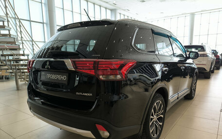 Mitsubishi Outlander III рестайлинг 3, 2016 год, 2 200 000 рублей, 6 фотография