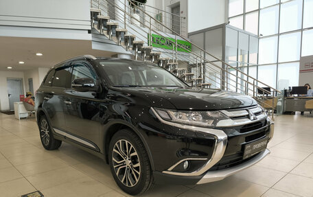 Mitsubishi Outlander III рестайлинг 3, 2016 год, 2 200 000 рублей, 3 фотография