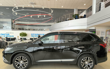 Mitsubishi Outlander III рестайлинг 3, 2016 год, 2 200 000 рублей, 10 фотография