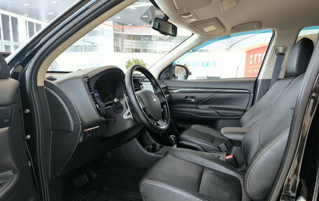Mitsubishi Outlander III рестайлинг 3, 2016 год, 2 200 000 рублей, 20 фотография