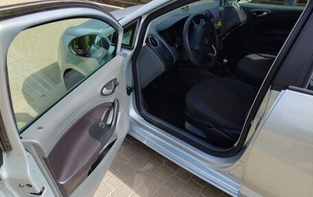 SEAT Ibiza IV рестайлинг 2, 2010 год, 800 000 рублей, 8 фотография