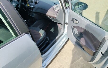 SEAT Ibiza IV рестайлинг 2, 2010 год, 800 000 рублей, 15 фотография