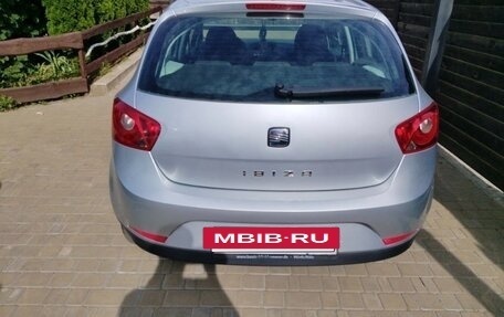 SEAT Ibiza IV рестайлинг 2, 2010 год, 800 000 рублей, 6 фотография