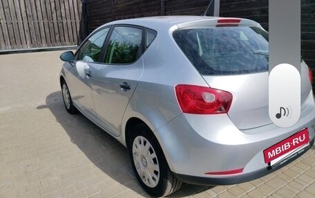 SEAT Ibiza IV рестайлинг 2, 2010 год, 800 000 рублей, 5 фотография