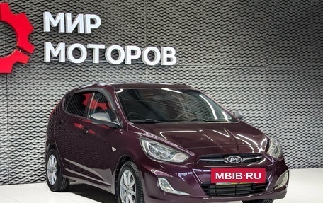 Hyundai Solaris II рестайлинг, 2013 год, 900 000 рублей, 3 фотография