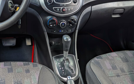 Hyundai Solaris II рестайлинг, 2013 год, 900 000 рублей, 16 фотография