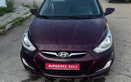 Hyundai Solaris II рестайлинг, 2012 год, 868 000 рублей, 1 фотография