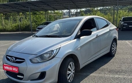 Hyundai Solaris II рестайлинг, 2013 год, 565 000 рублей, 1 фотография