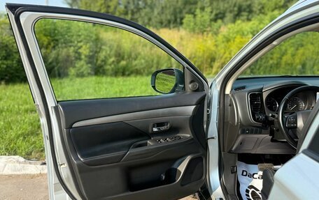 Mitsubishi Outlander III рестайлинг 3, 2015 год, 1 450 000 рублей, 14 фотография