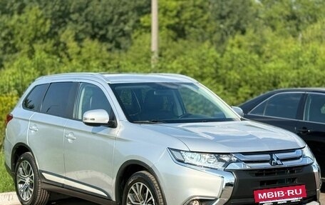 Mitsubishi Outlander III рестайлинг 3, 2015 год, 1 450 000 рублей, 4 фотография