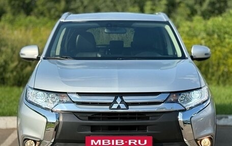 Mitsubishi Outlander III рестайлинг 3, 2015 год, 1 450 000 рублей, 5 фотография