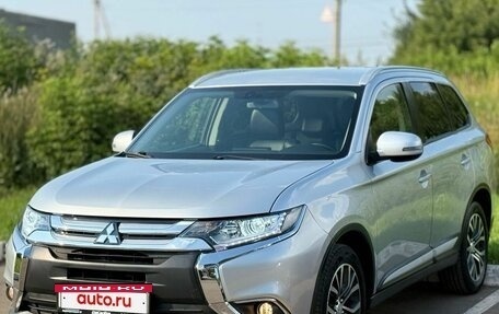 Mitsubishi Outlander III рестайлинг 3, 2015 год, 1 450 000 рублей, 7 фотография