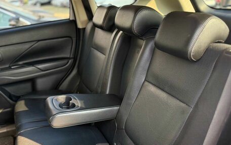 Mitsubishi Outlander III рестайлинг 3, 2015 год, 1 450 000 рублей, 30 фотография