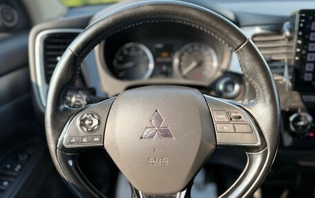 Mitsubishi Outlander III рестайлинг 3, 2015 год, 1 450 000 рублей, 32 фотография