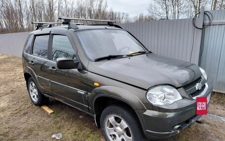 Chevrolet Niva I рестайлинг, 2010 год, 550 000 рублей, 3 фотография