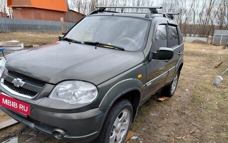 Chevrolet Niva I рестайлинг, 2010 год, 550 000 рублей, 2 фотография