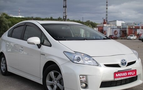 Toyota Prius, 2011 год, 999 000 рублей, 1 фотография