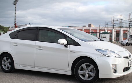 Toyota Prius, 2011 год, 999 000 рублей, 2 фотография
