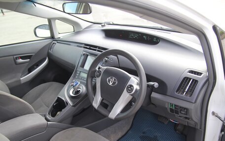 Toyota Prius, 2011 год, 999 000 рублей, 13 фотография