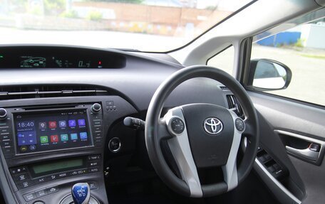 Toyota Prius, 2011 год, 999 000 рублей, 14 фотография