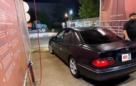 Mercedes-Benz E-Класс, 1999 год, 585 000 рублей, 3 фотография