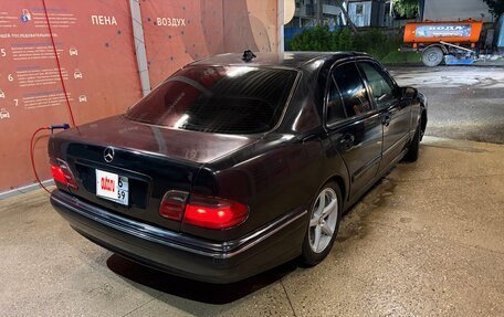 Mercedes-Benz E-Класс, 1999 год, 585 000 рублей, 2 фотография