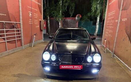 Mercedes-Benz E-Класс, 1999 год, 585 000 рублей, 4 фотография