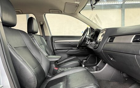 Mitsubishi Outlander III рестайлинг 3, 2013 год, 1 449 000 рублей, 10 фотография