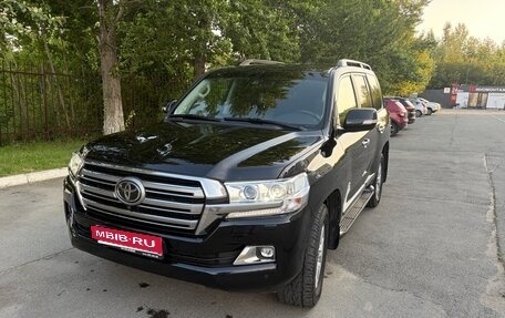 Toyota Land Cruiser 200, 2019 год, 7 590 000 рублей, 1 фотография