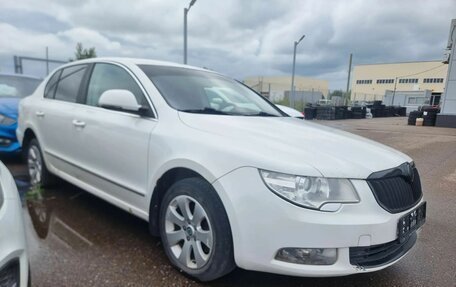Skoda Superb III рестайлинг, 2012 год, 750 000 рублей, 1 фотография