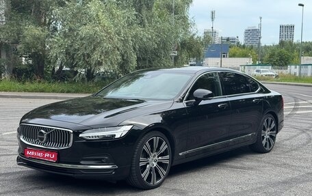 Volvo S90 II рестайлинг, 2021 год, 5 800 000 рублей, 1 фотография