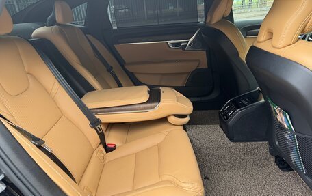 Volvo S90 II рестайлинг, 2021 год, 5 800 000 рублей, 16 фотография