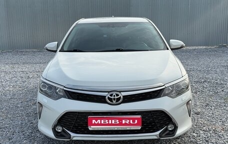 Toyota Camry, 2017 год, 2 290 000 рублей, 8 фотография