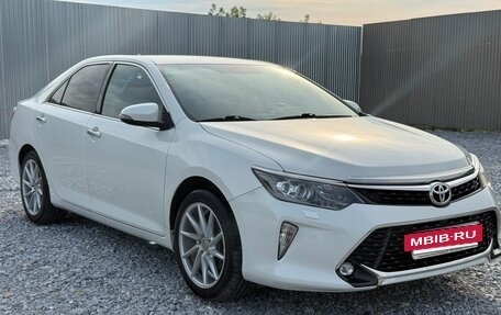 Toyota Camry, 2017 год, 2 290 000 рублей, 7 фотография
