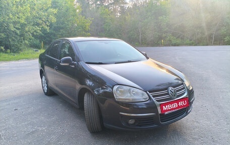 Volkswagen Jetta VI, 2010 год, 515 000 рублей, 2 фотография