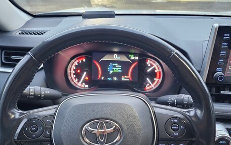 Toyota RAV4, 2021 год, 3 000 000 рублей, 9 фотография