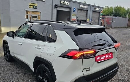 Toyota RAV4, 2021 год, 3 000 000 рублей, 7 фотография