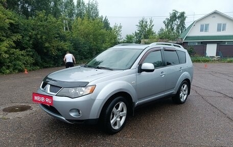 Mitsubishi Outlander III рестайлинг 3, 2008 год, 1 300 000 рублей, 2 фотография