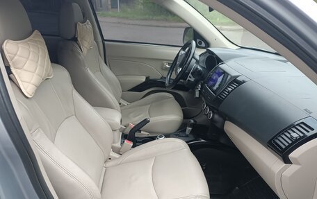 Mitsubishi Outlander III рестайлинг 3, 2008 год, 1 300 000 рублей, 15 фотография