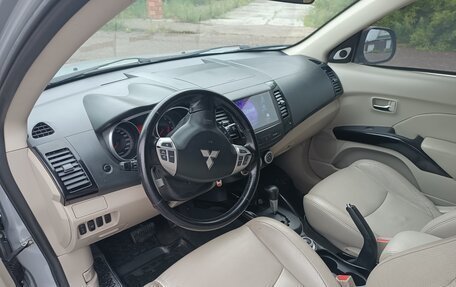 Mitsubishi Outlander III рестайлинг 3, 2008 год, 1 300 000 рублей, 14 фотография