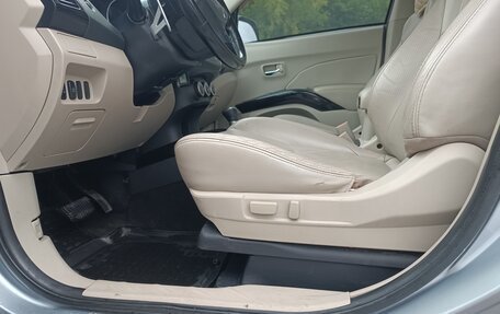 Mitsubishi Outlander III рестайлинг 3, 2008 год, 1 300 000 рублей, 16 фотография