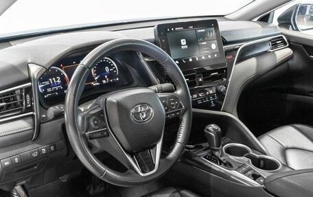 Toyota Camry, 2023 год, 3 450 000 рублей, 5 фотография