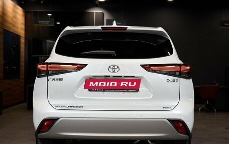 Toyota Highlander, 2026 год, 5 600 000 рублей, 28 фотография