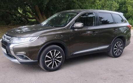 Mitsubishi Outlander III рестайлинг 3, 2015 год, 1 770 000 рублей, 1 фотография
